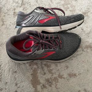 Brooks Womens Athletic Shoes